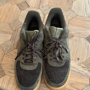 Nike Men's Green and Brown Sneakers